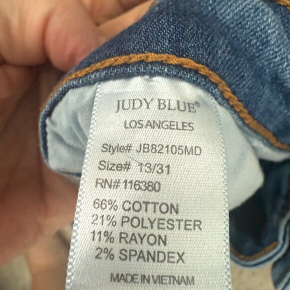 Judy Blue 13/31 Straight Fit Style #JB82105MD Frayed Hem - Picture 3 of 3